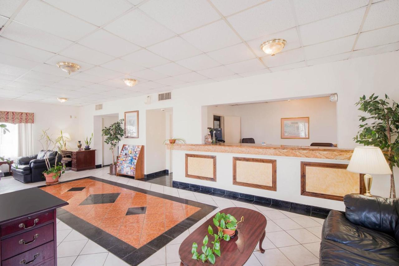 Hotel O Houston East Channelview I-10 Екстер'єр фото