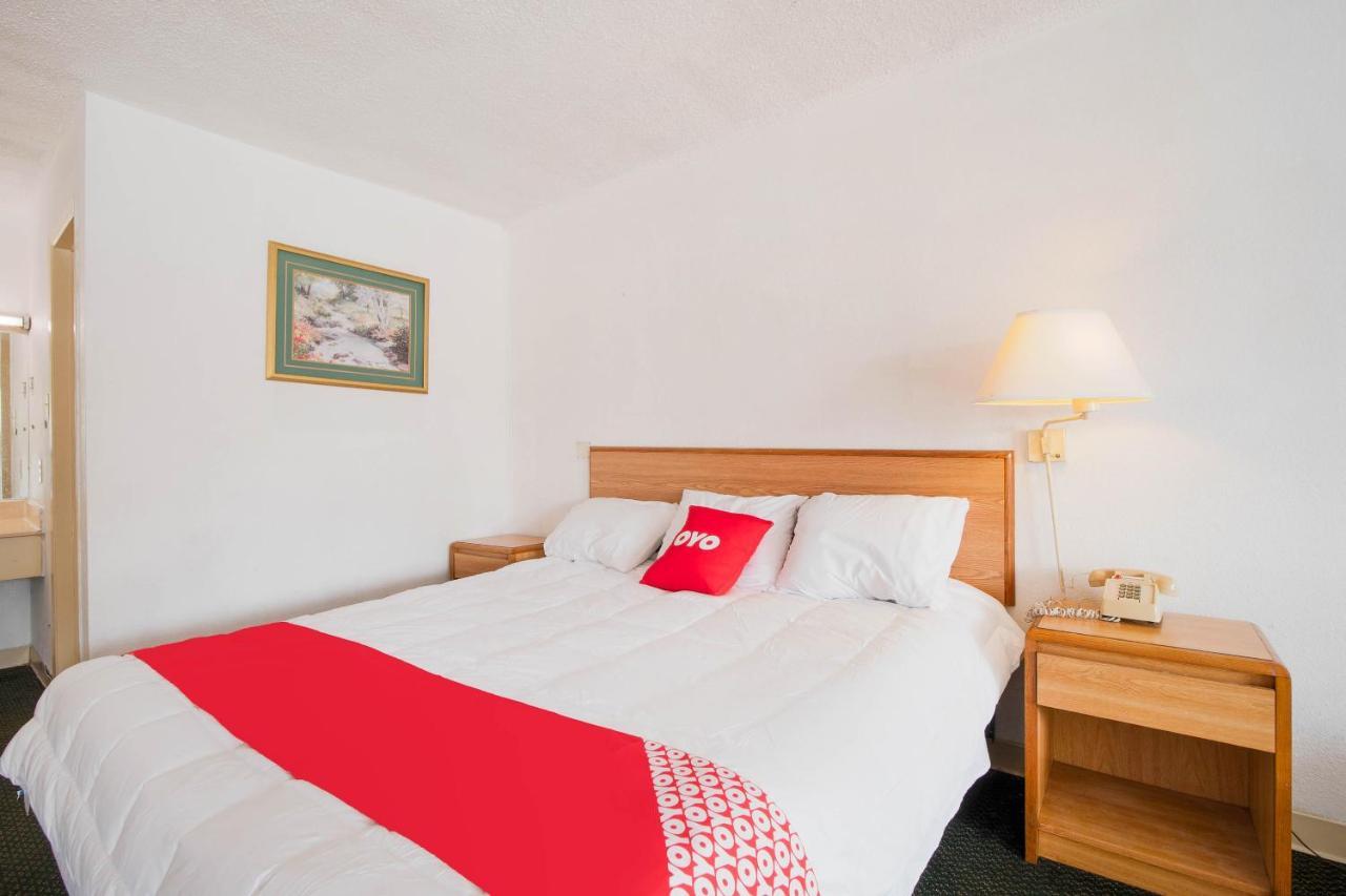 Hotel O Houston East Channelview I-10 Екстер'єр фото