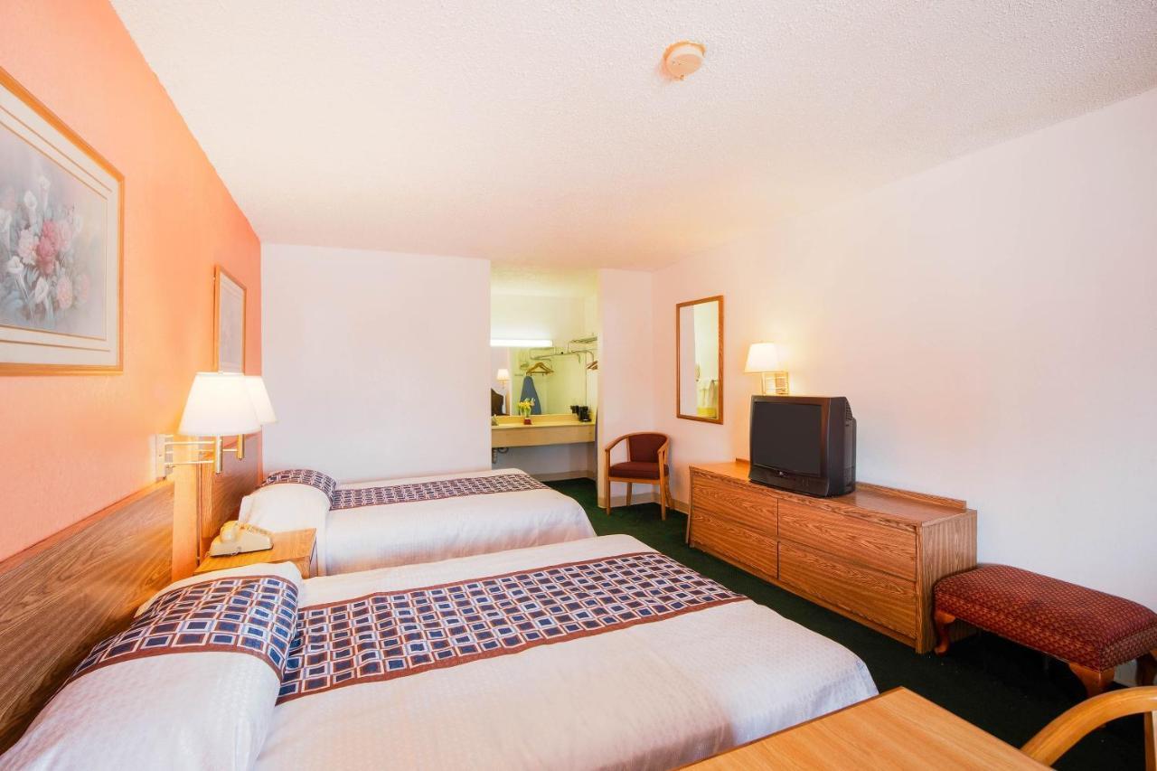 Hotel O Houston East Channelview I-10 Екстер'єр фото
