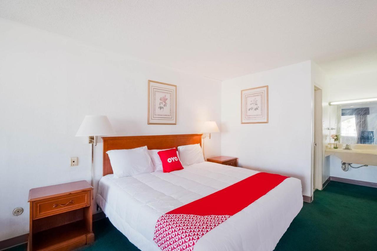 Hotel O Houston East Channelview I-10 Екстер'єр фото