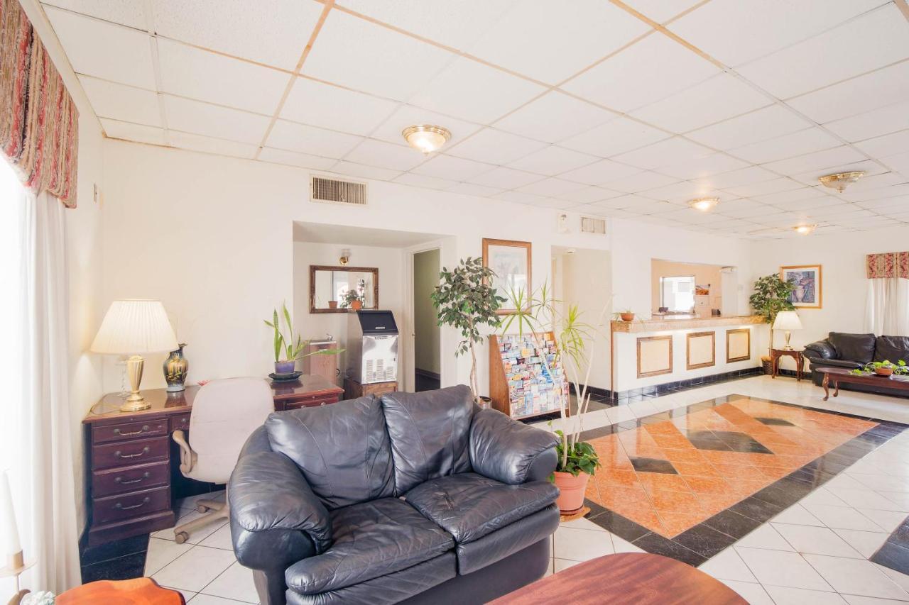 Hotel O Houston East Channelview I-10 Екстер'єр фото