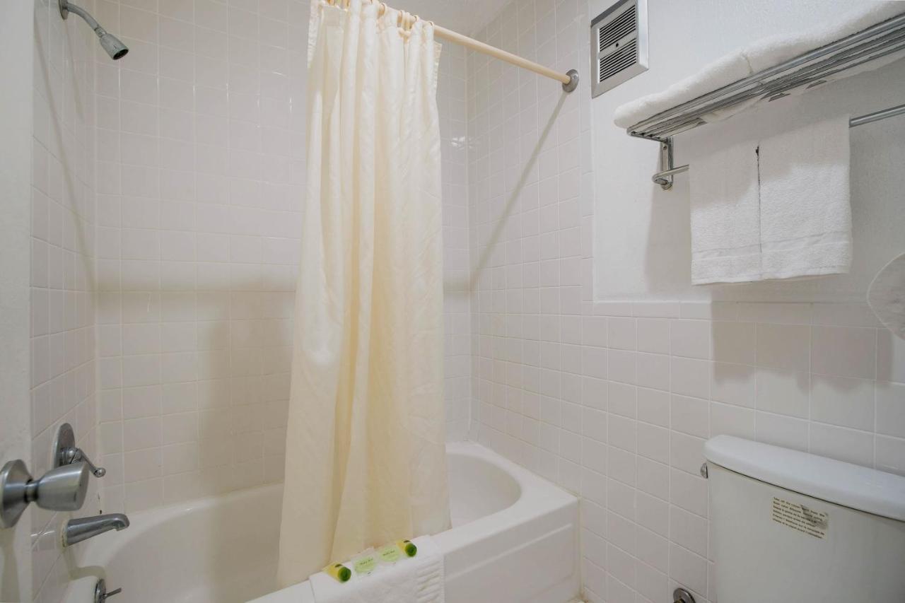 Hotel O Houston East Channelview I-10 Екстер'єр фото